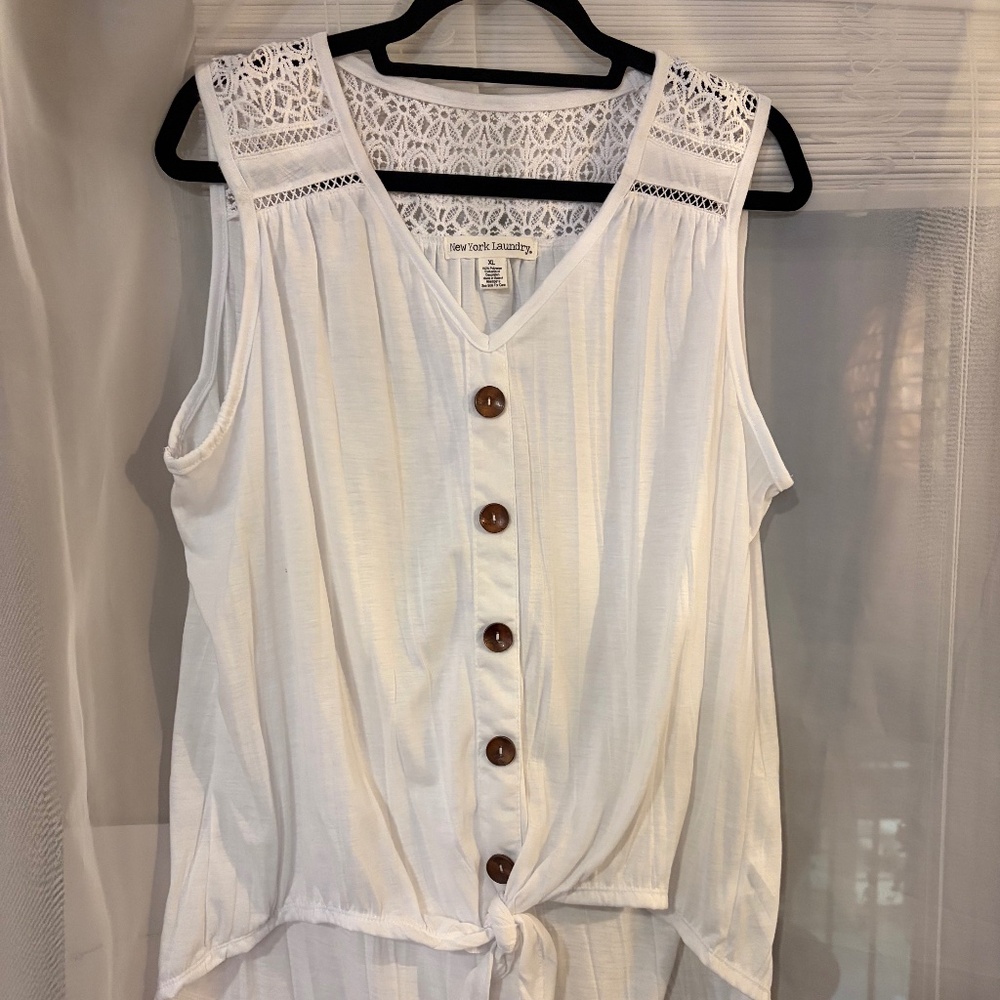 New York Laundry White lace tank top